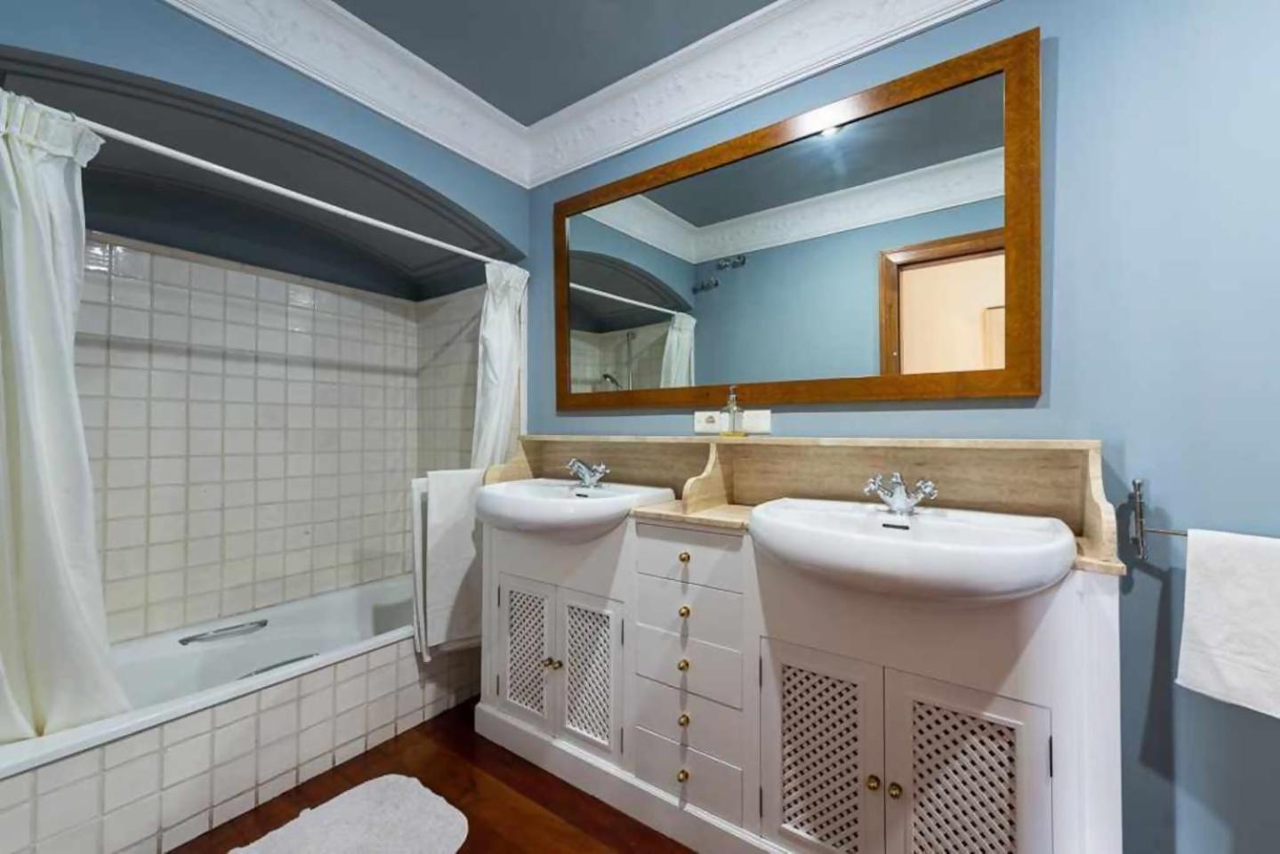 Amplia Villa De Lujo Con Piscina Climatizada Лас-Пальмас-де-Гран-Канария Экстерьер фото